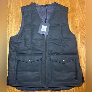 FILSON BUCKLAND DOWN VEST Reversible Size M NWT